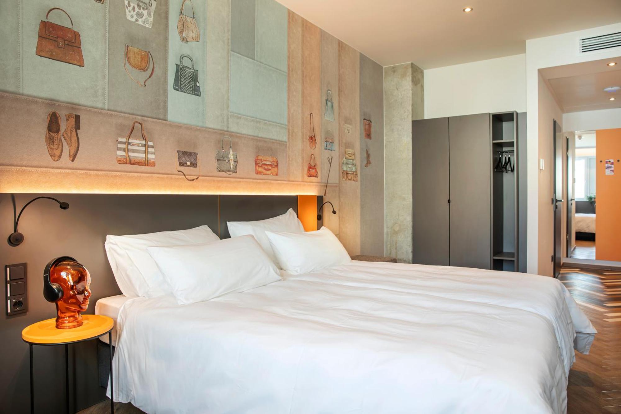 Loginn Hotel *