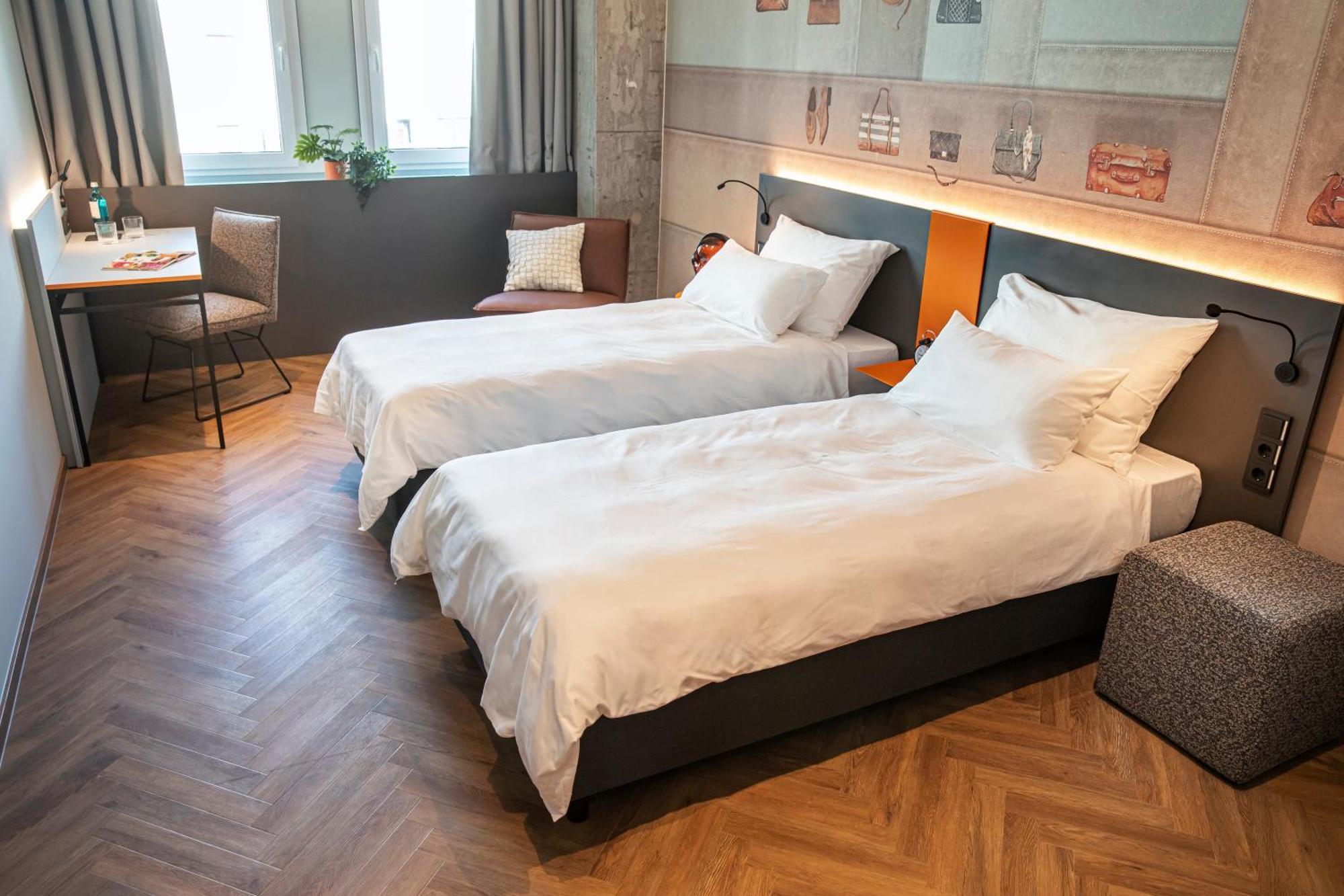 Loginn Hotel *
